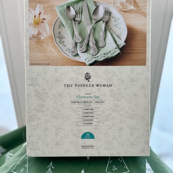 The Pioneer Woman Silver Flatware Set - Picture 6 of 9